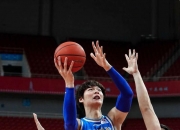 开云平台-山东队逆转广东队，王哲林高光表现