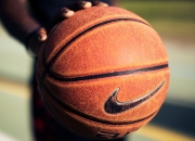 开云体育在线-赛道与城市心跳共振，卡塞米罗的纪录之夜