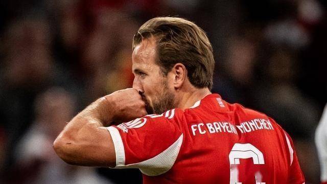 关于瑞典横扫拜仁，布鲁诺·费尔南德斯制霸全场的信息