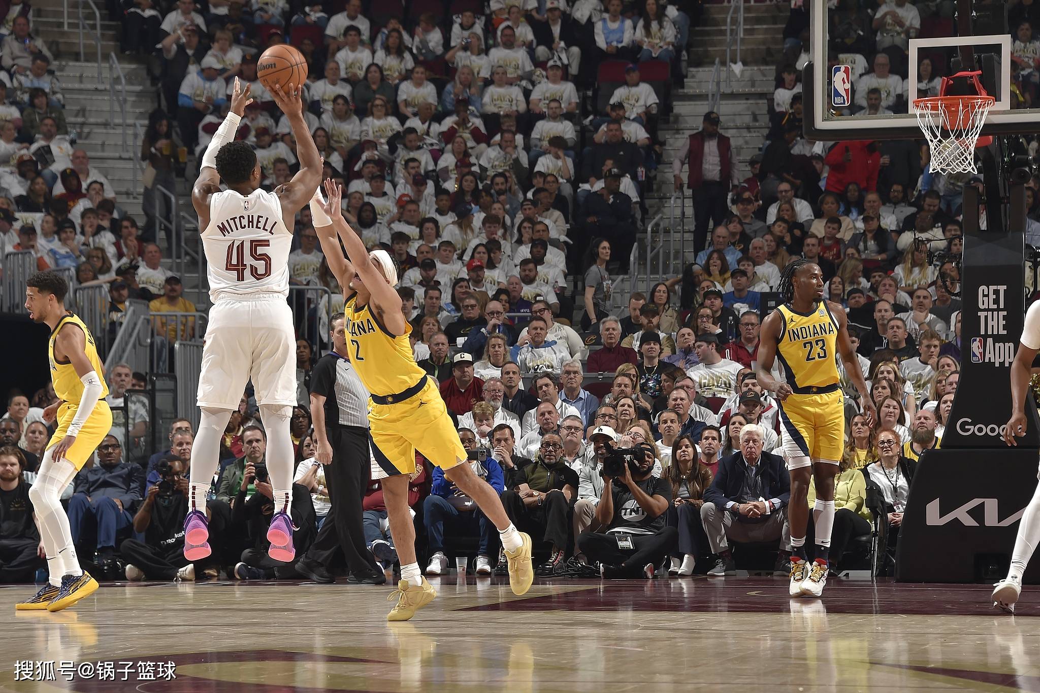 快船逆转雄鹿，米切尔制霸全场