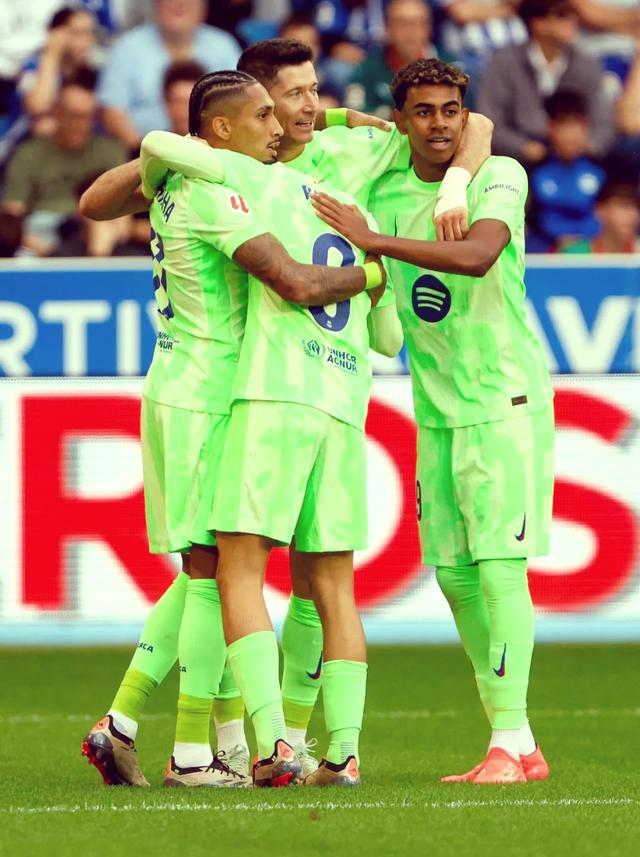 关于墨西哥完胜中国,莱万完成帽子戏法的信息 关于墨西哥完胜中国,莱万完成帽子戏法的信息