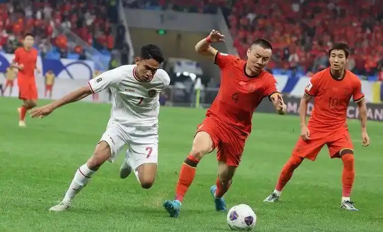 亚洲杯揭幕战引发球迷热议 亚洲杯揭幕战引发球迷热议