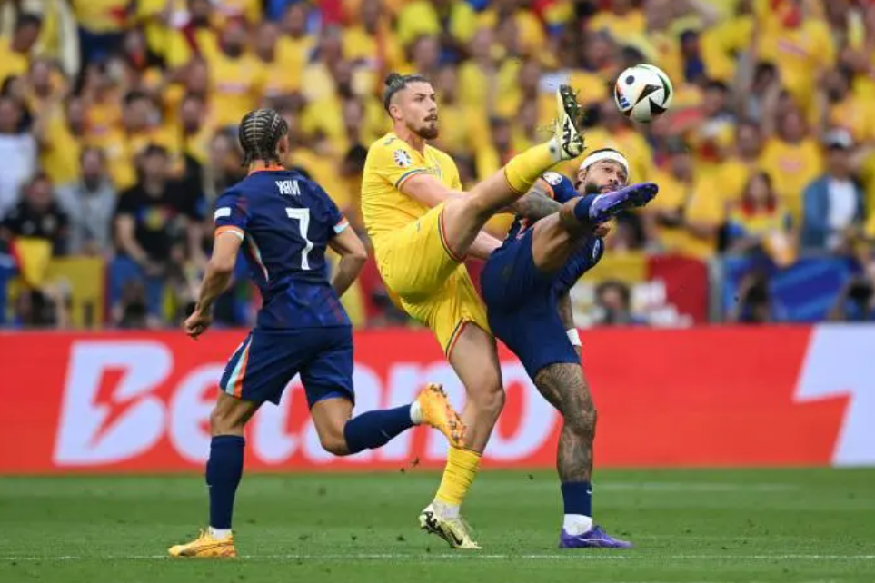 荷兰足球队险胜葡萄牙,欧预赛历史胜绩再攀高峰的简单介绍 荷兰足球队险胜葡萄牙,欧预赛历史胜绩再攀高峰的简单介绍