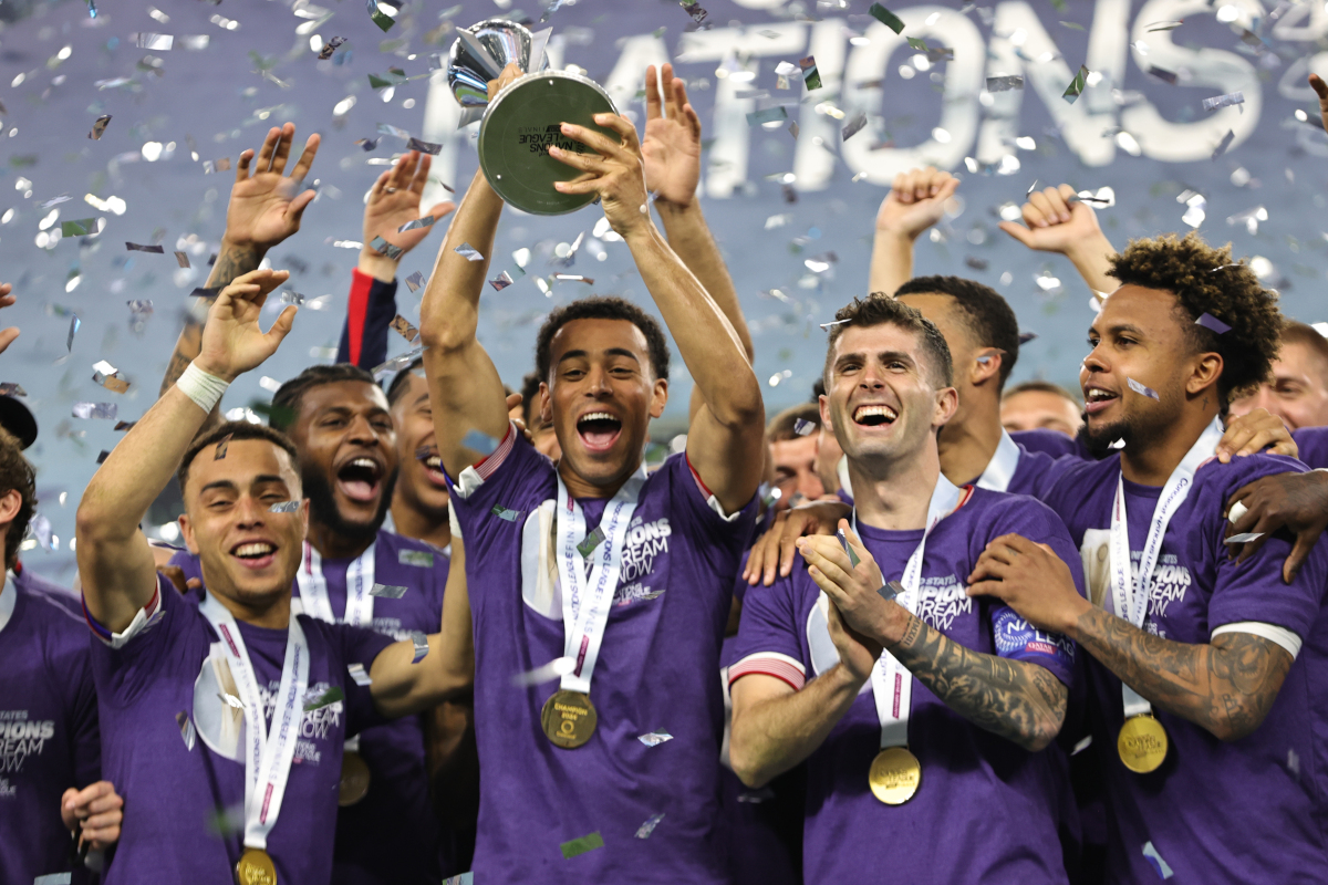 意大利球队在国际赛事中斗志昂扬