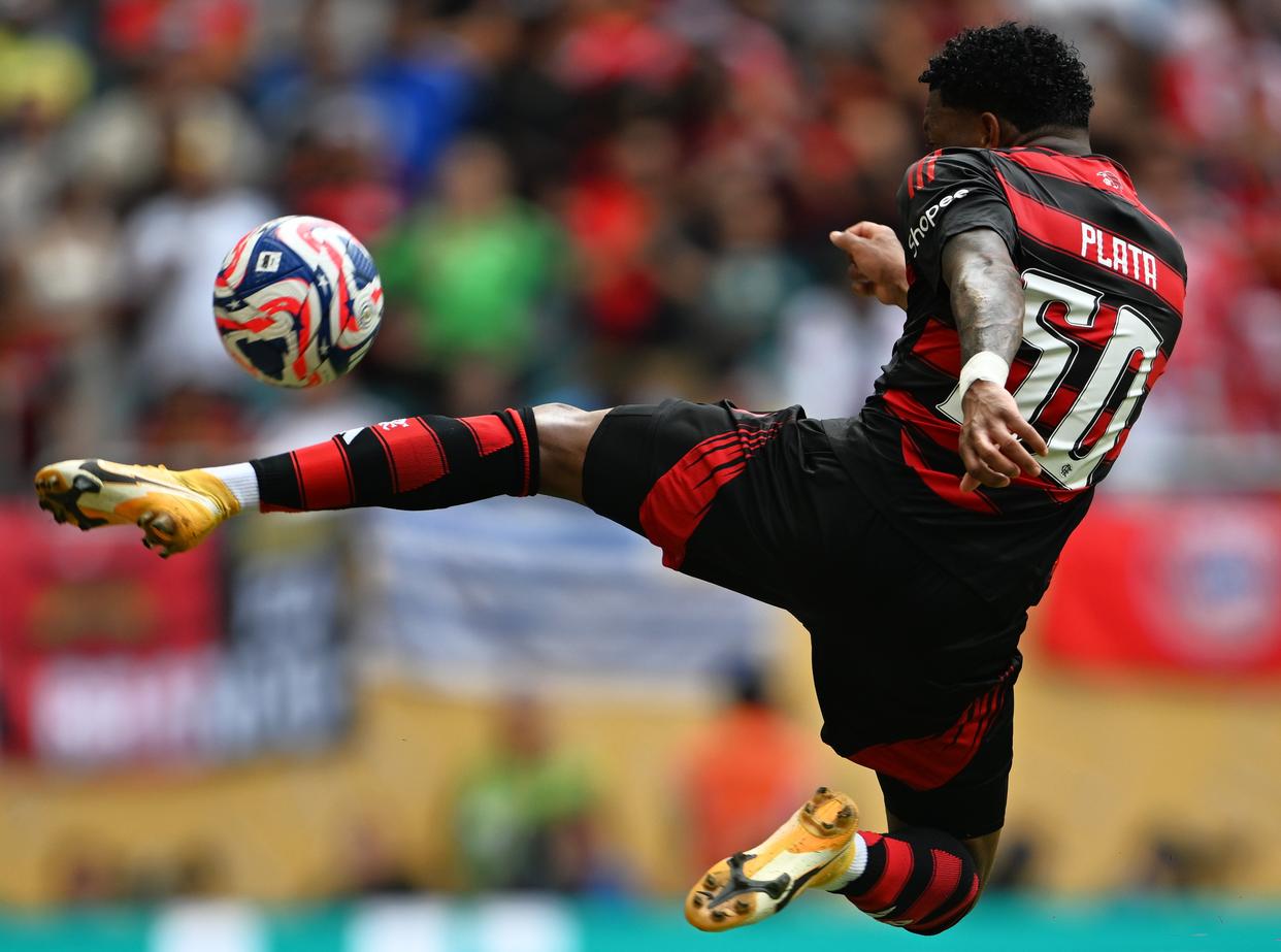 拜仁慕尼黑在客场淘汰门兴格拉德巴赫，晋级杯赛！的简单介绍