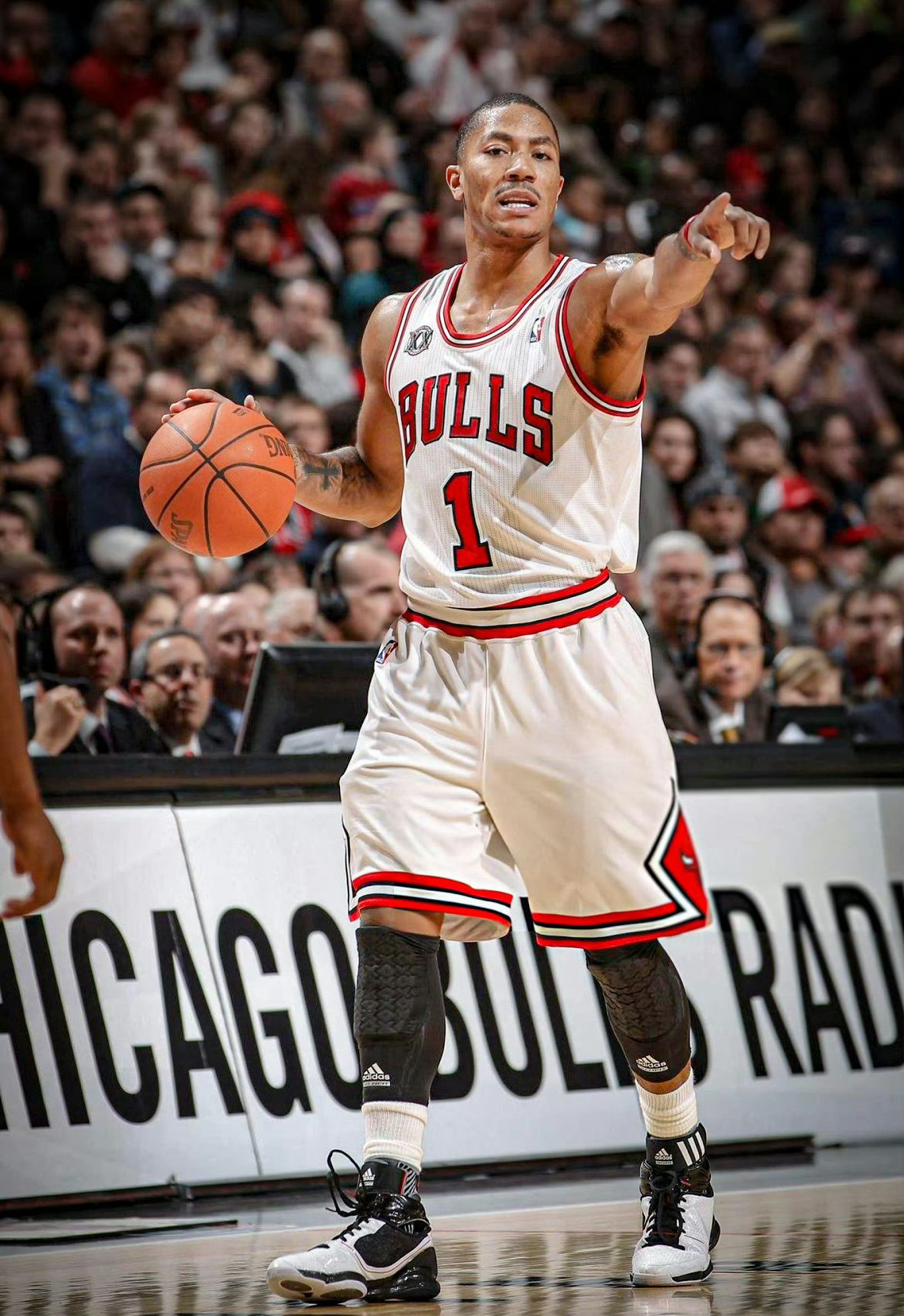 勇士主场迎战公牛,备受瞩目 勇士主场迎战公牛,备受瞩目