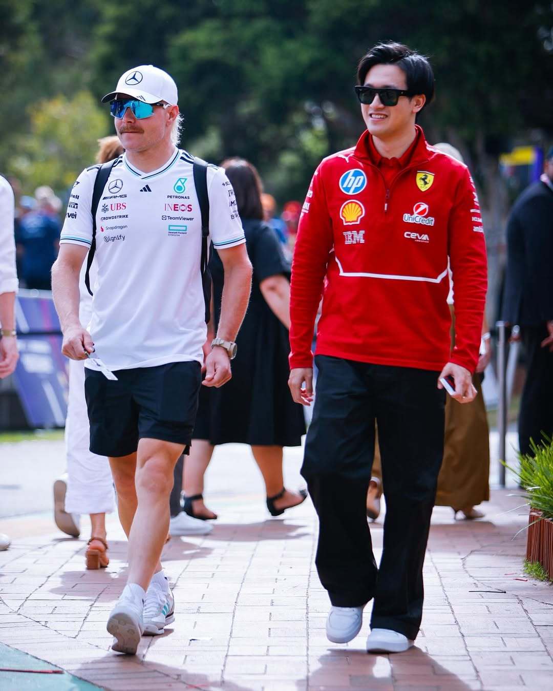 包含红牛二队逆转哈斯车队，周冠宇惊艳四座的词条