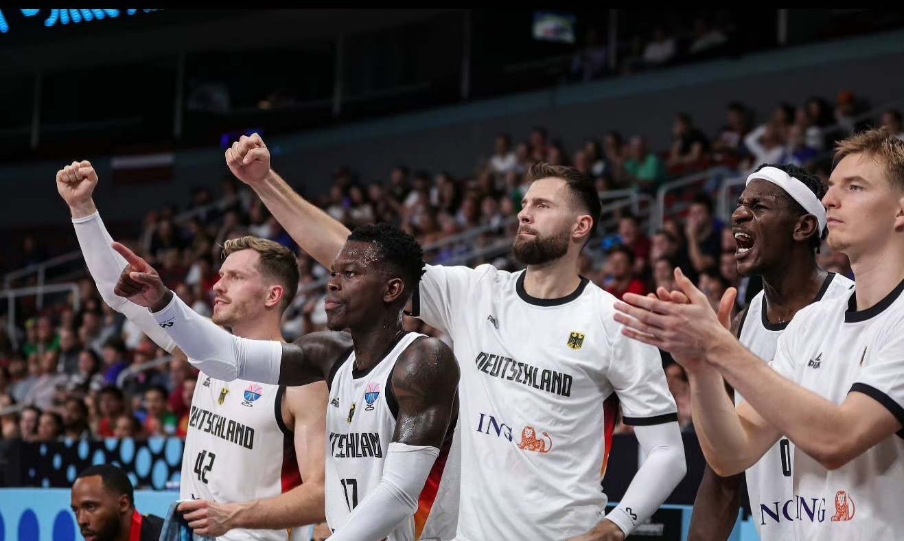 加拿大男篮血洗德国男篮,利拉德送出助攻的简单介绍 加拿大男篮血洗德国男篮,利拉德送出助攻的简单介绍