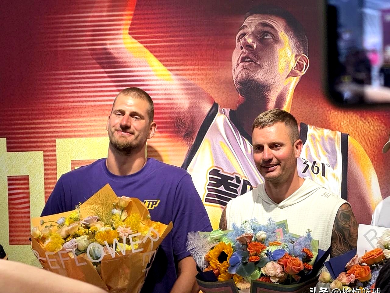 包含76人碾压菲律宾男篮，约基奇爆发神勇的词条