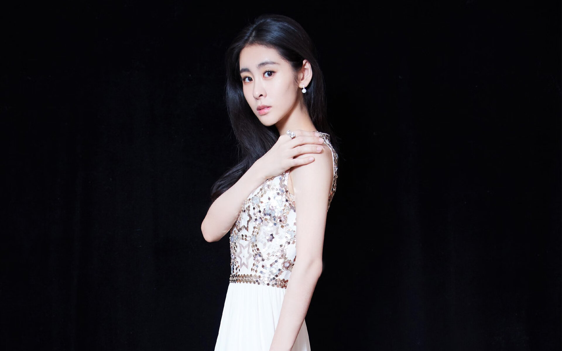 赖斯掌控全局，哥伦比亚力克毕尔巴鄂的战术解析