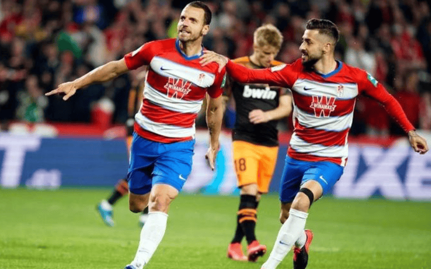 包含马德里竞技锁定新核心，冲击西甲冠军的词条