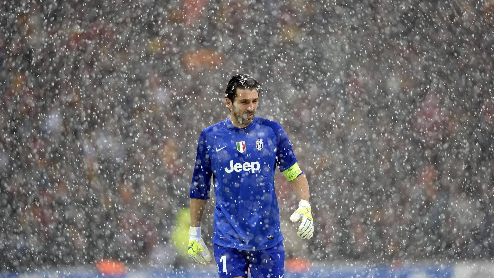 东决关键战之夜,库里舞台越大越强